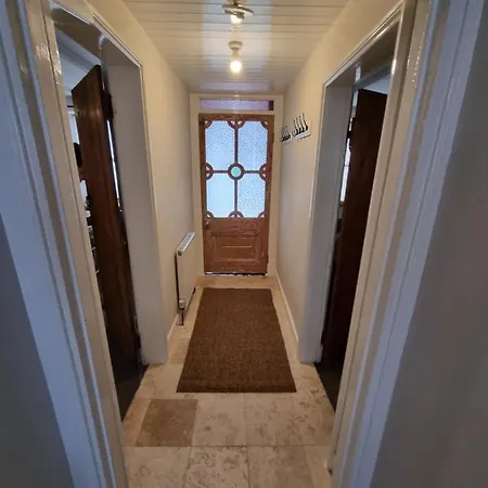 Holiday home Unique 4bed Large Central Nr St Ives *