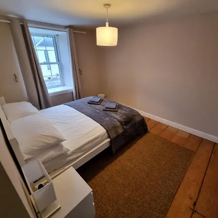 Unique 4bed Large Central Nr St Ives *