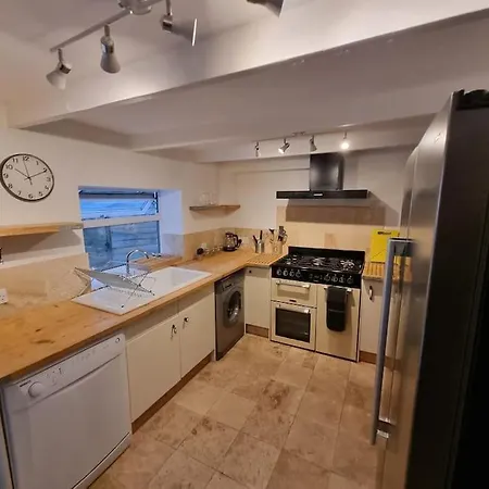 Unique 4bed Large Central Nr St Ives