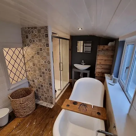 Unique 4bed Large Central Nr St Ives