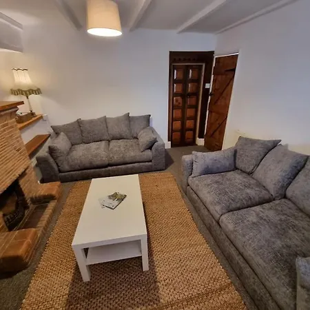Holiday home Unique 4bed Large Central Nr St Ives